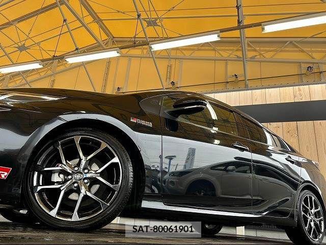 Toyota PRIUS PHV 2017-12 211821-10