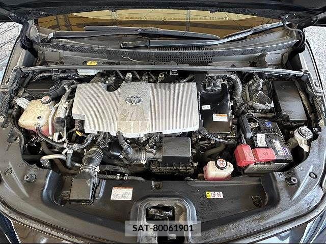 Toyota PRIUS PHV 2017-12 211821-13