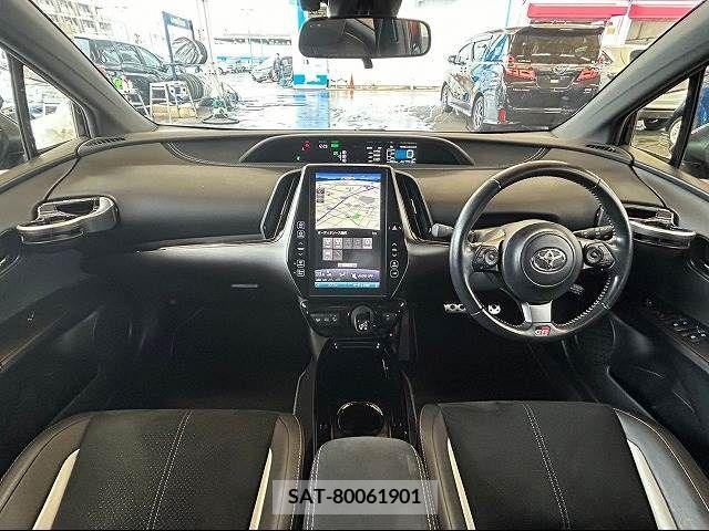 Toyota PRIUS PHV 2017-12 211821-1