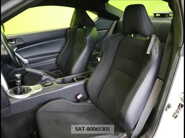 Toyota 86 2018-06 332121-23
