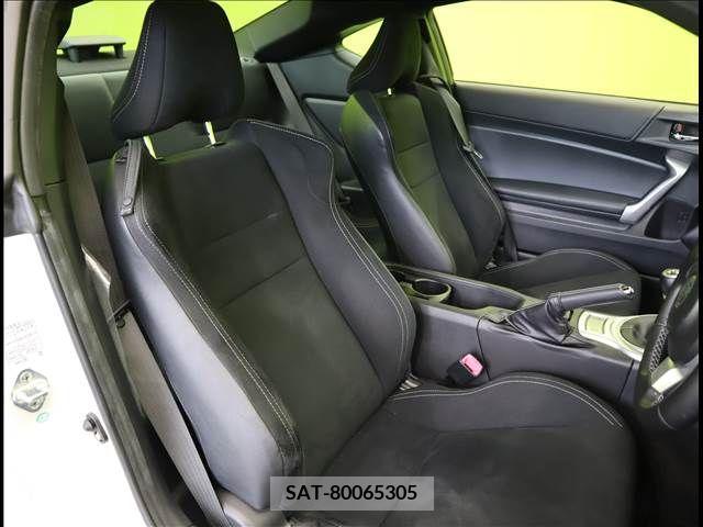 Toyota 86 2018-06 332121-18