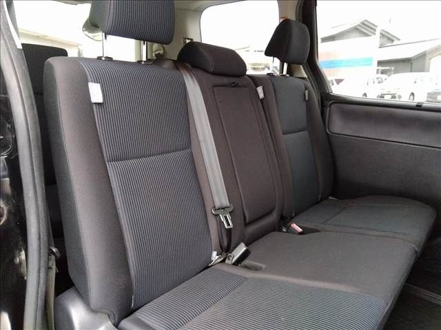 Toyota VOXY 2014-07 196606-6
