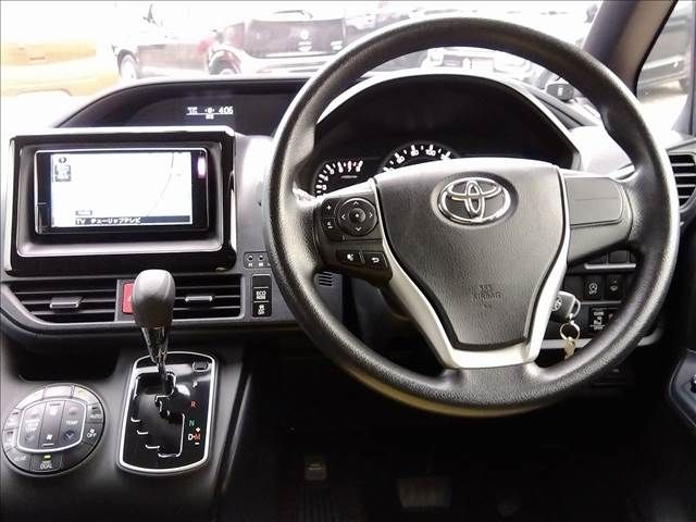 Toyota VOXY 2014-07 196606-3