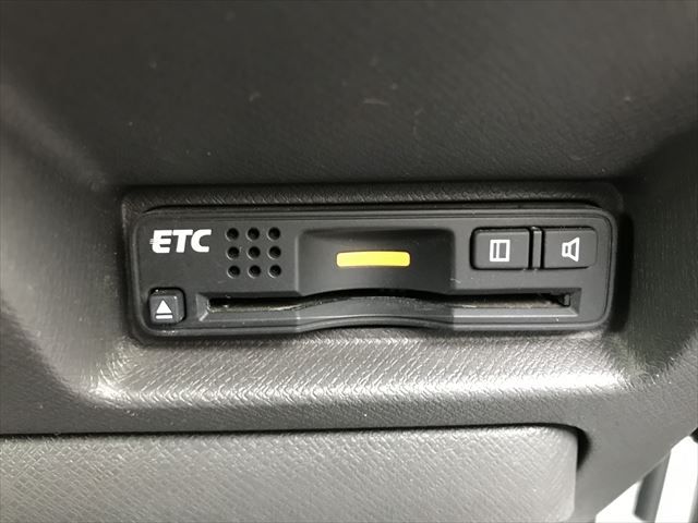 Honda e 2014-03 180998-9