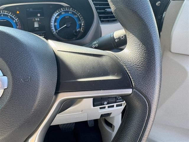 Nissan ROOX 2021-10 191012-19