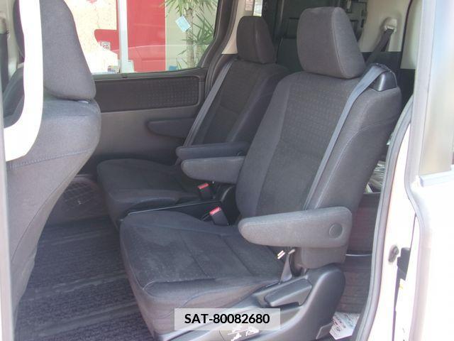 Toyota NOAH HYBRID 2014-10 365187-16