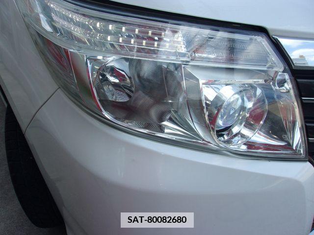 Toyota NOAH HYBRID 2014-10 365187-5