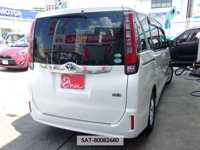 Toyota NOAH HYBRID 2014-10 365187-2