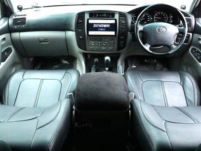 Toyota LAND CRUISER 2004-01 745-1