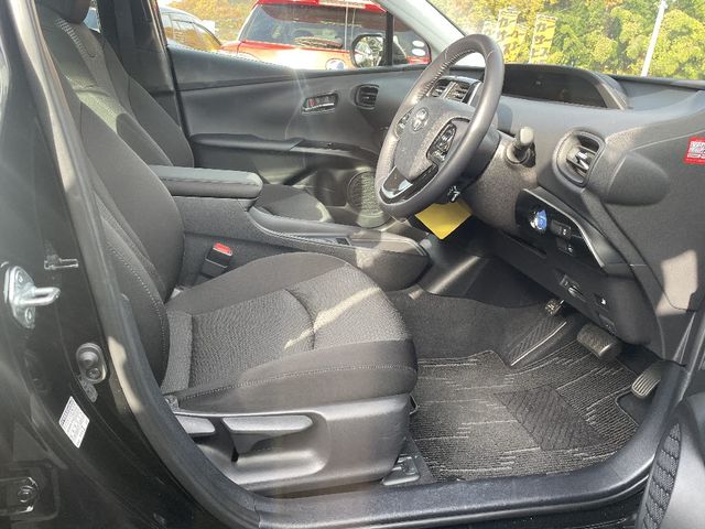 Toyota PRIUS 2020-02 182976-4