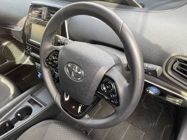 Toyota PRIUS 2020-02 182976-8