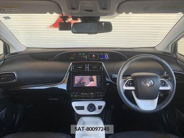 Toyota PRIUS 2017-07 281701-1