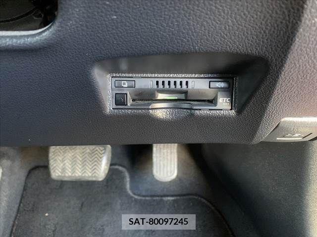 Toyota PRIUS 2017-07 281701-5