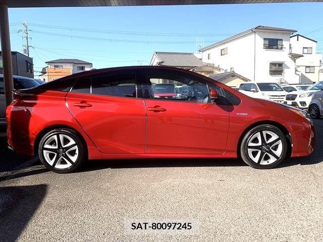 Toyota PRIUS 2017-07 281701-9