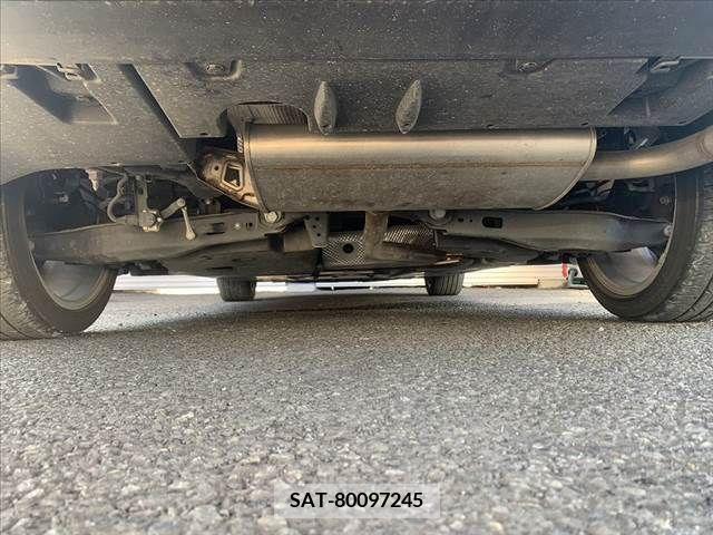 Toyota PRIUS 2017-07 281701-18