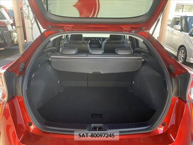 Toyota PRIUS 2017-07 281701-15