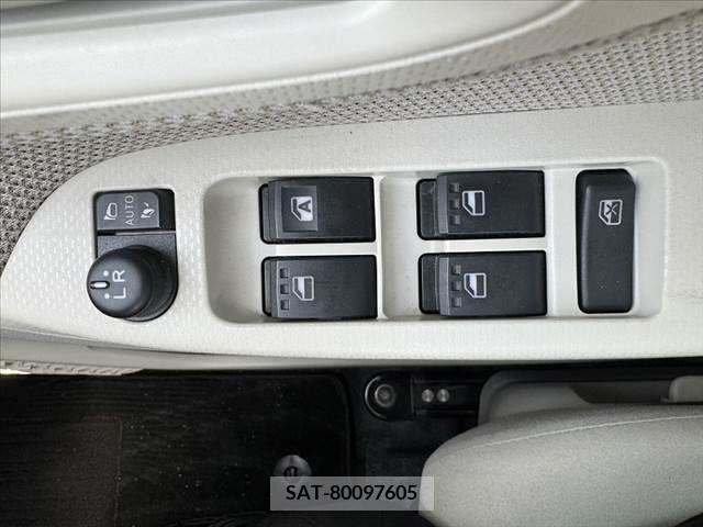 Daihatsu MOVE 2015-04 277886-26