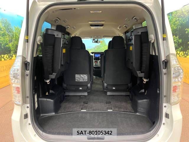 Toyota VOXY 2012-05 327326-11