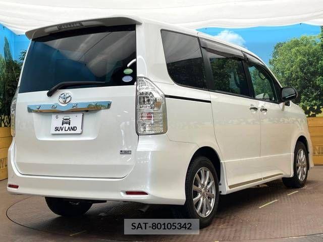 Toyota VOXY 2012-05 327326-18