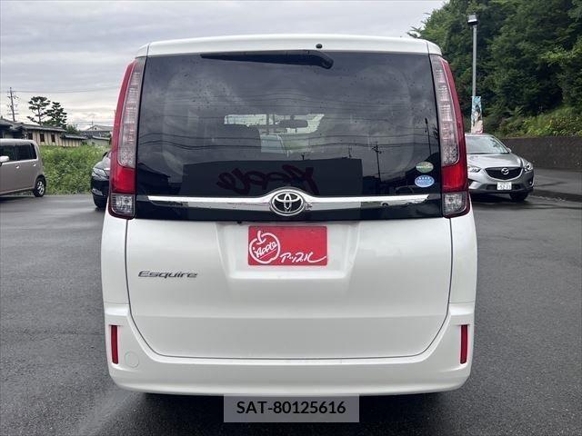 Toyota ESQUIRE 2015-07 321435-5