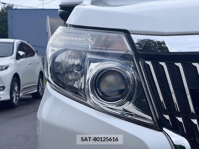 Toyota ESQUIRE 2015-07 321435-9