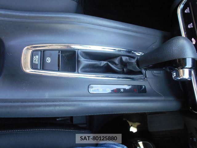 Honda VEZEL 2018-03 369906-23