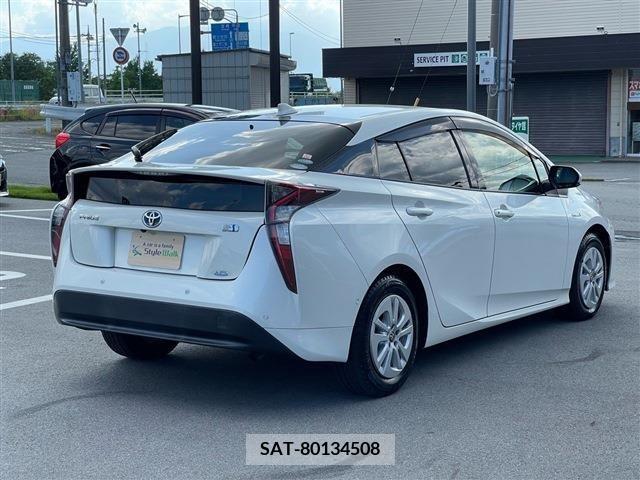 Toyota PRIUS 2017-05 282242-4