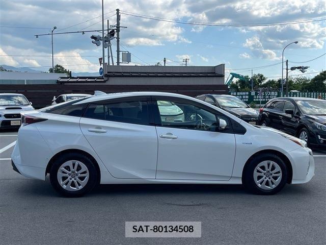 Toyota PRIUS 2017-05 282242-3