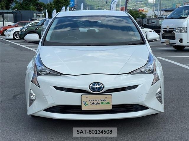 Toyota PRIUS 2017-05 282242-1