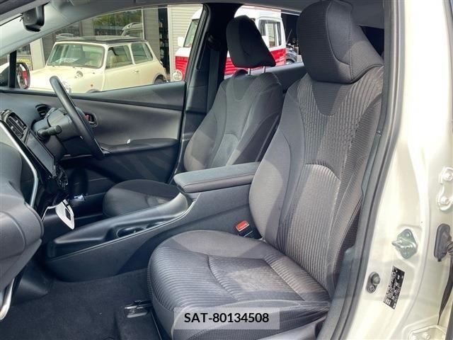 Toyota PRIUS 2017-05 282242-10