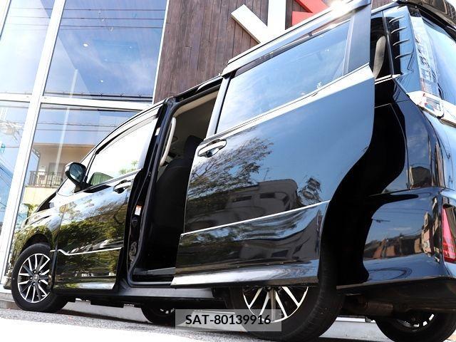 Toyota VOXY 2017-01 230697-9