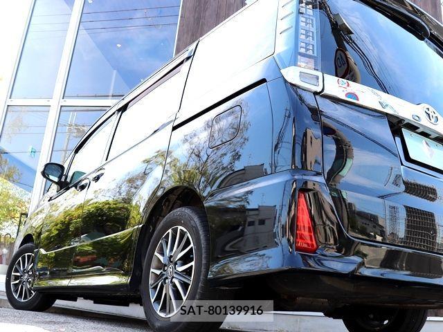 Toyota VOXY 2017-01 230697-10
