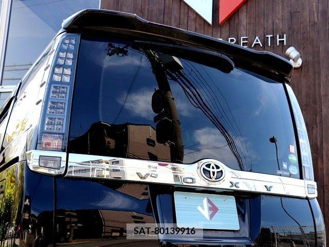 Toyota VOXY 2017-01 230697-13