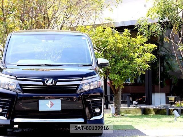Toyota VOXY 2017-01 230697-4
