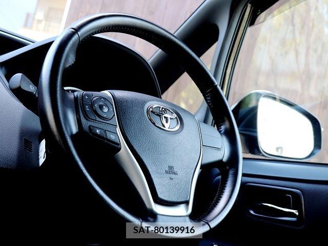 Toyota VOXY 2017-01 230697-15