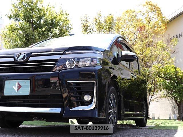Toyota VOXY 2017-01 230697-6