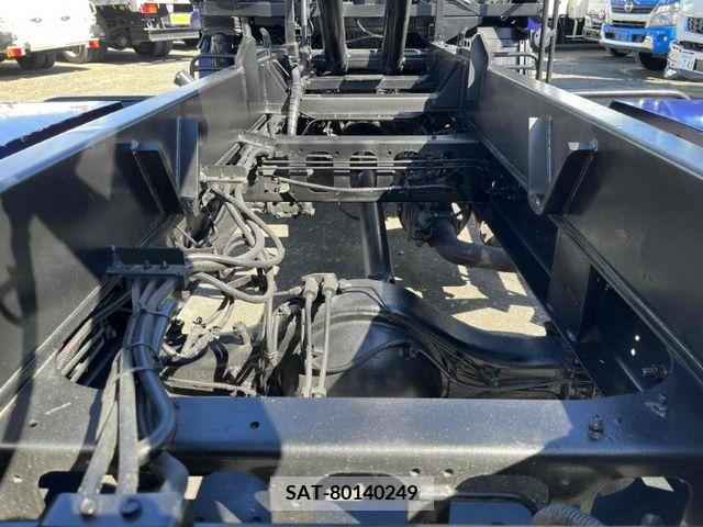 Isuzu FORWARD 2005-03 225415-13