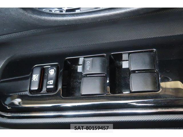 Toyota AQUA 2017-03 260255-12