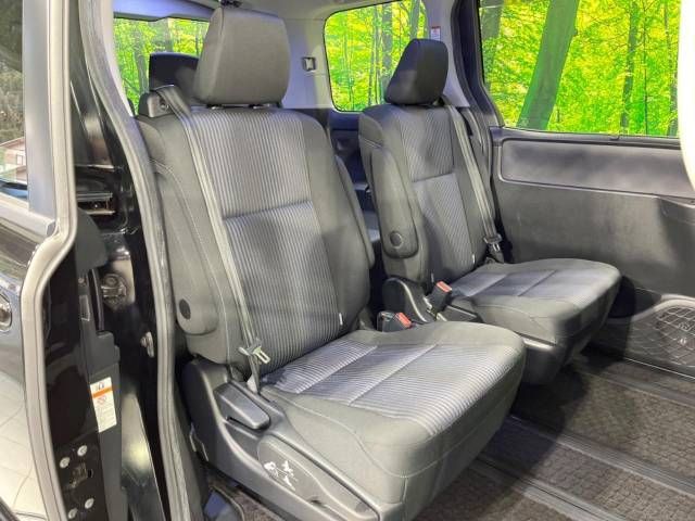 Toyota VOXY 2015-11 185432-9