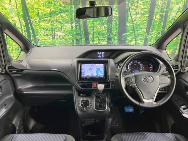 Toyota VOXY 2015-11 185432-1