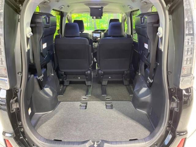 Toyota VOXY 2015-11 185432-11