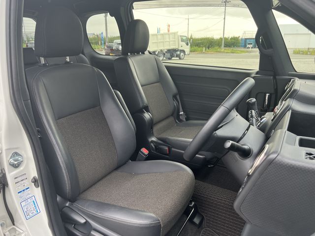 Toyota SPADE 2018-11 11990-7