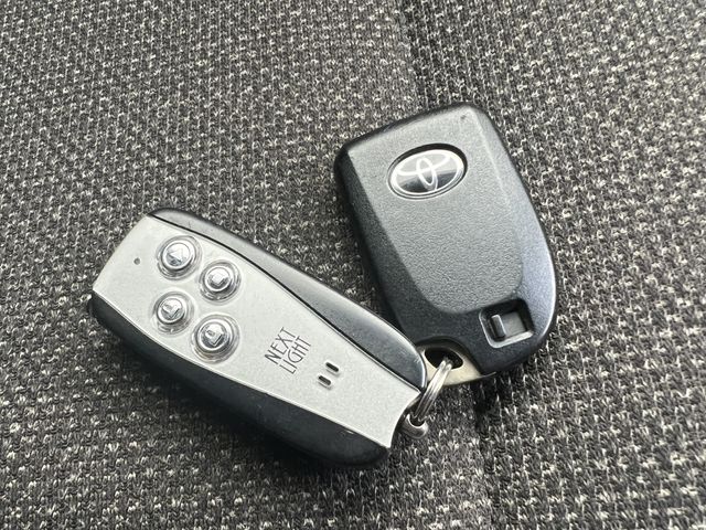 Toyota SPADE 2018-11 11990-17