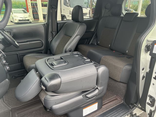 Toyota SPADE 2018-11 11990-8