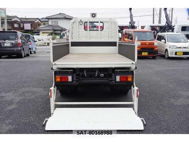 Hino DUTRO 2018-11 267701-18