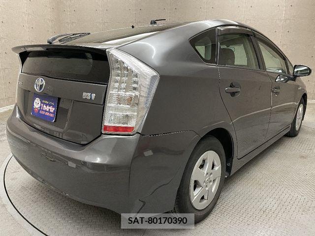 Toyota PRIUS 2011-01 240670-3