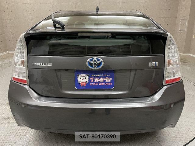 Toyota PRIUS 2011-01 240670-6