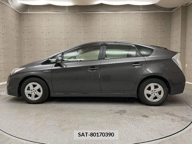 Toyota PRIUS 2011-01 240670-8