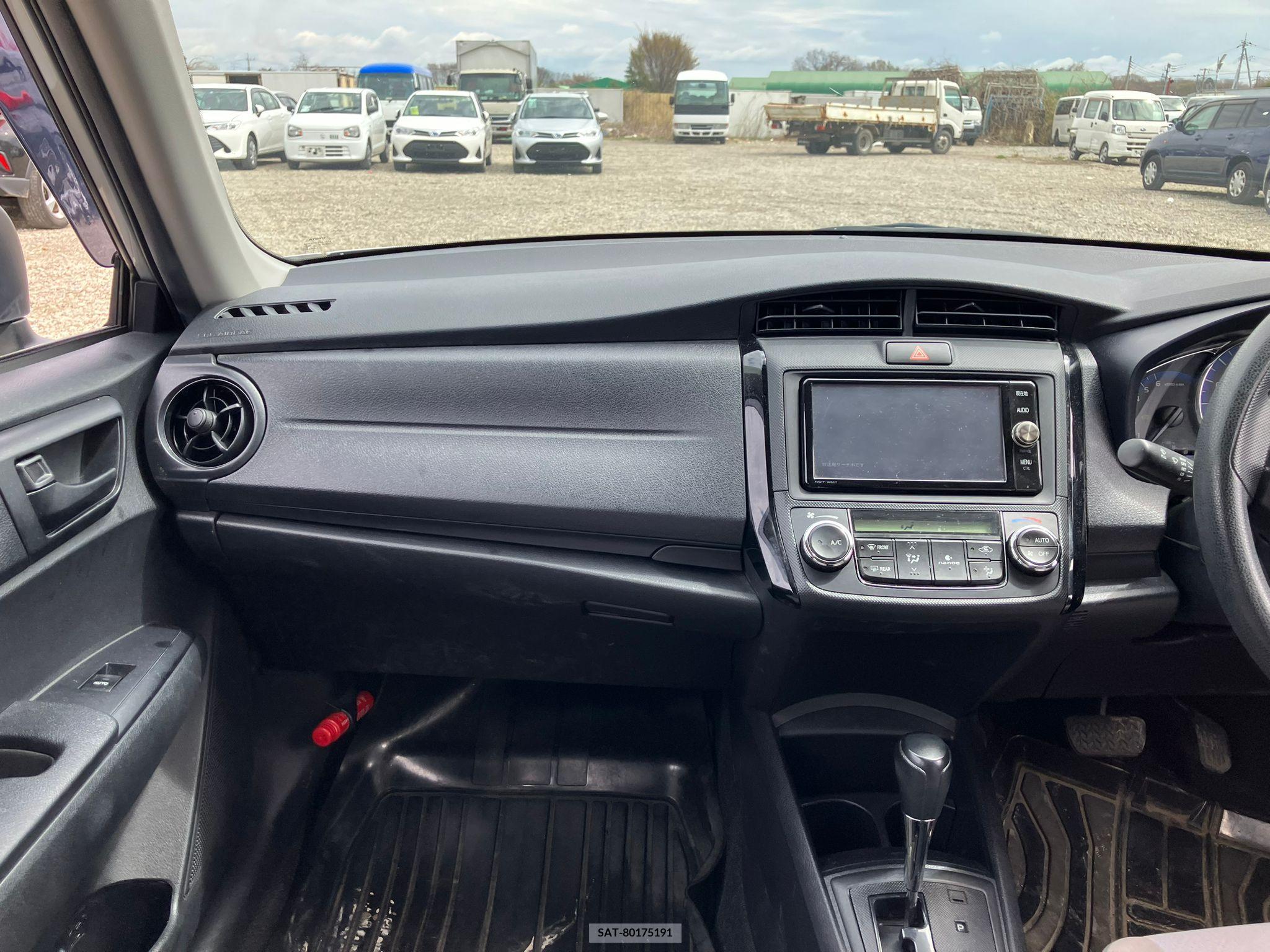 Toyota COROLLA AXIO 2017-03 257765-13