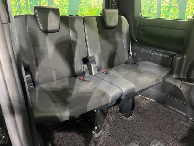 Toyota NOAH 2018-07 185086-12